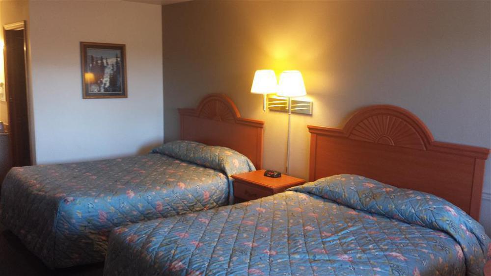 Americas Best Value Inn Burns Pokoj fotografie