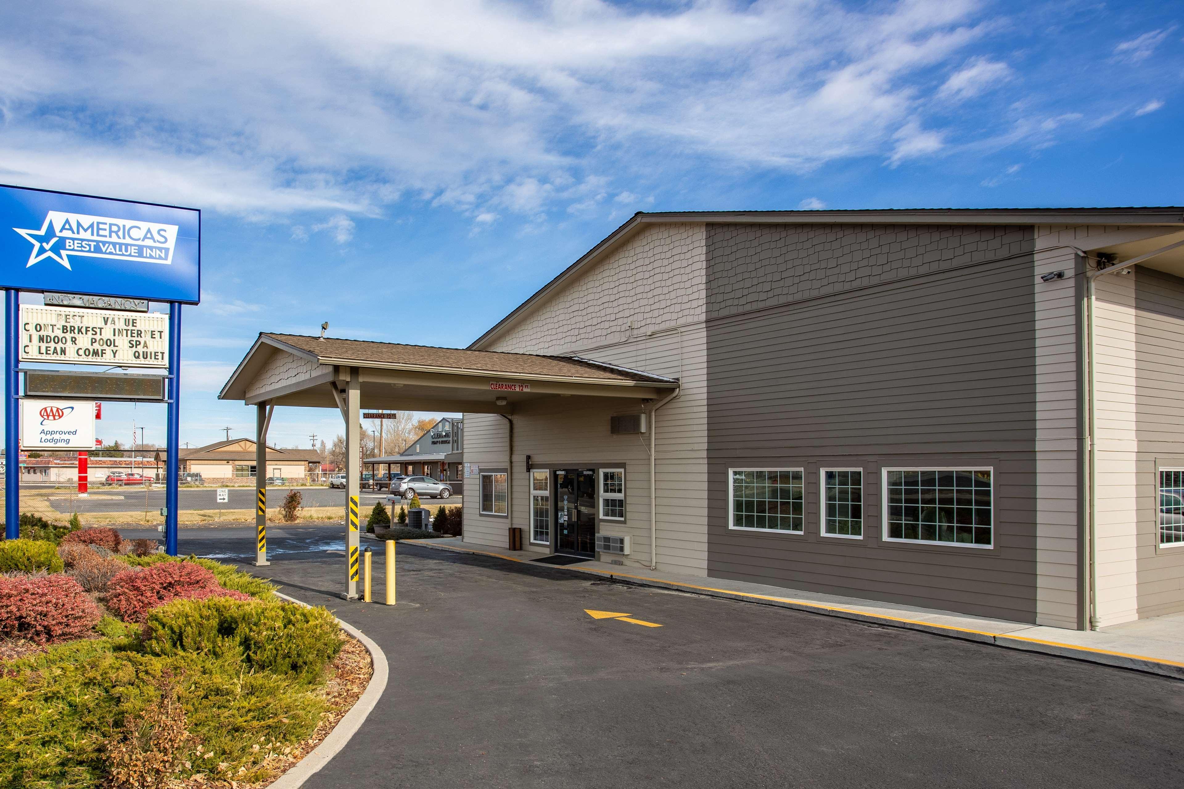 Americas Best Value Inn Burns Exteriér fotografie