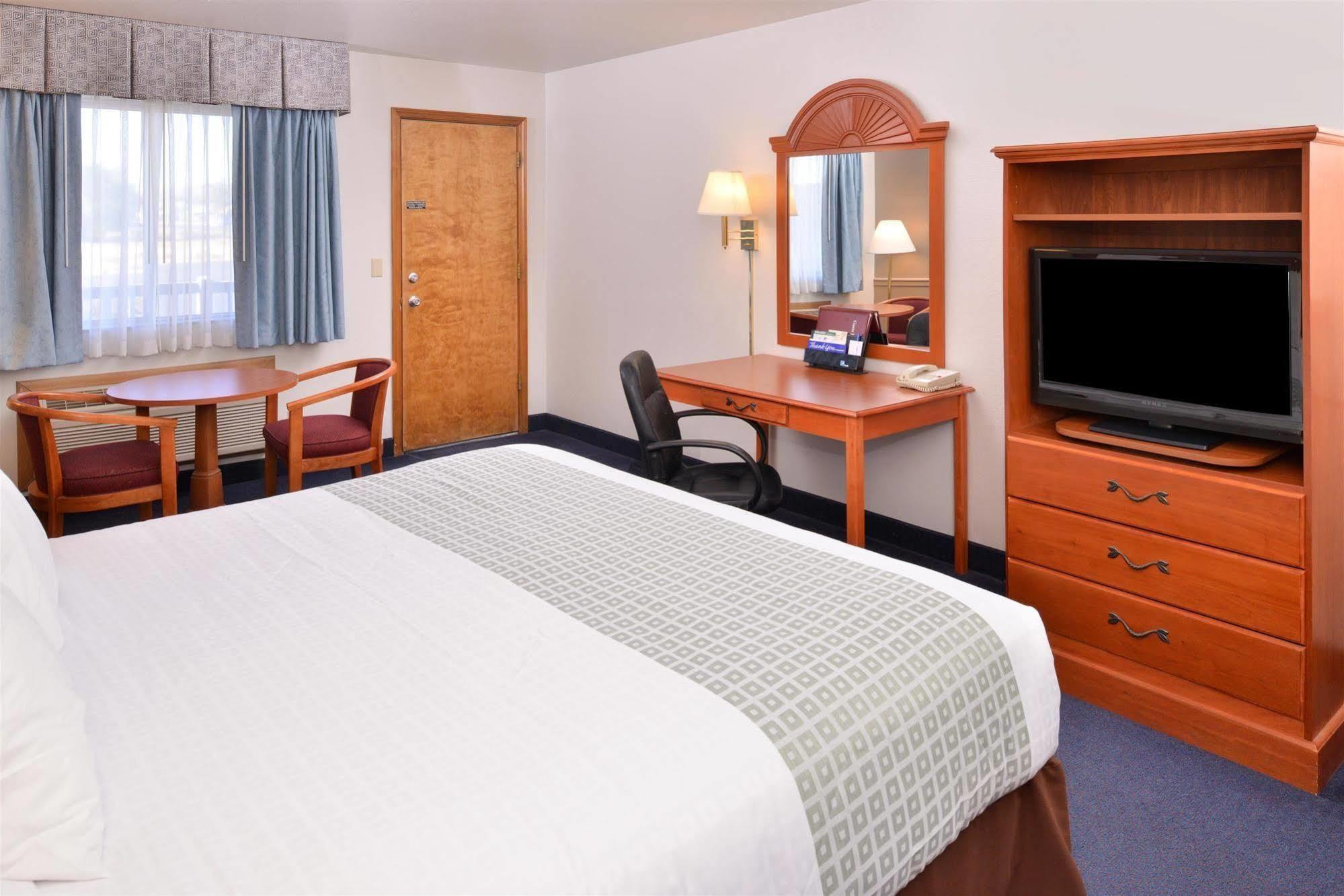 Americas Best Value Inn Burns Exteriér fotografie