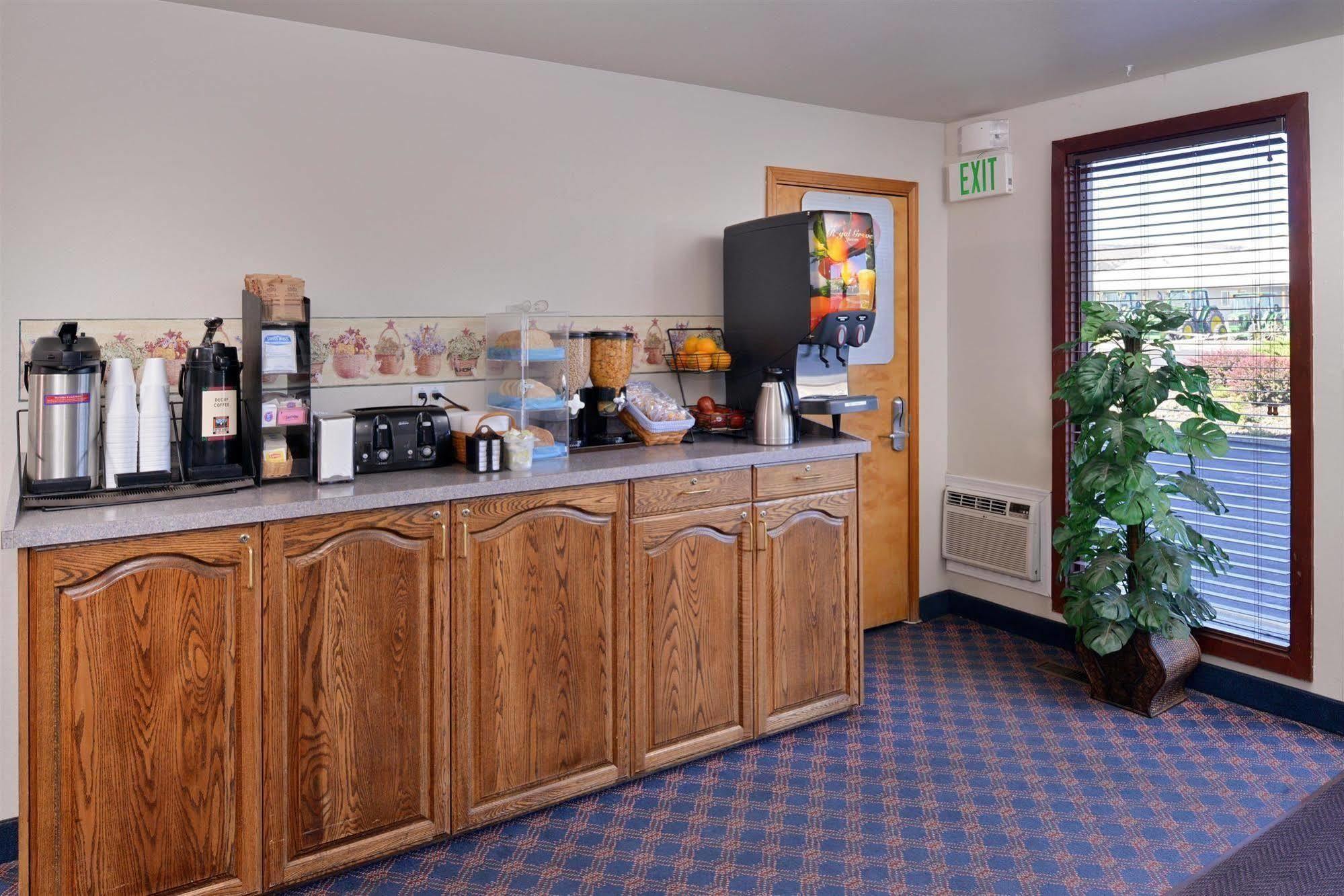 Americas Best Value Inn Burns Exteriér fotografie