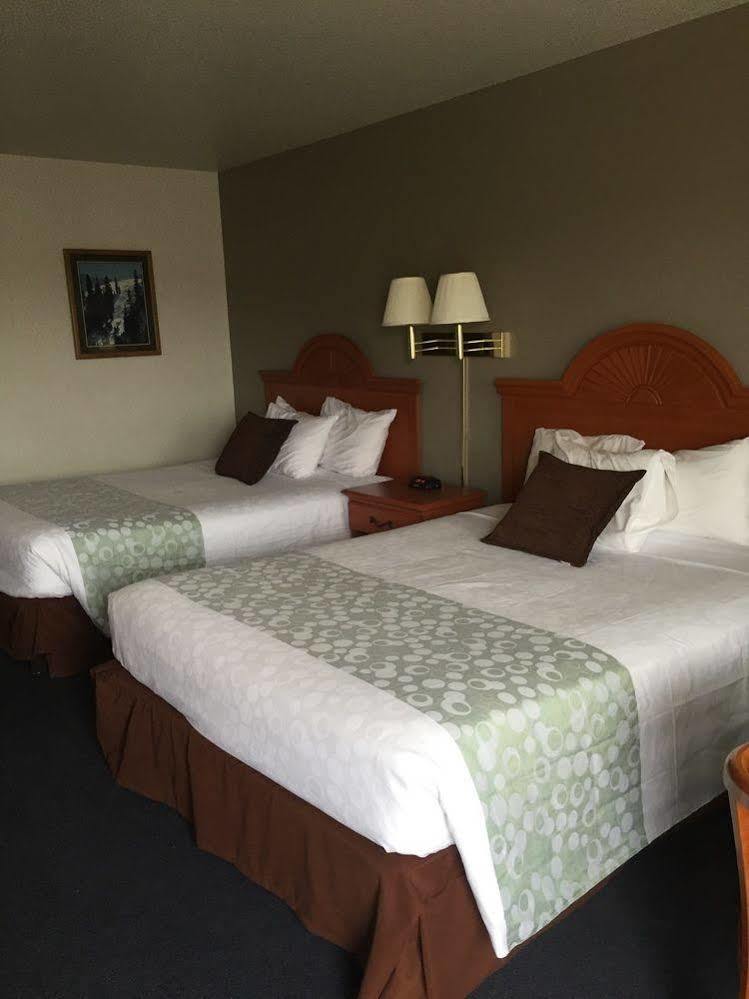 Americas Best Value Inn Burns Exteriér fotografie